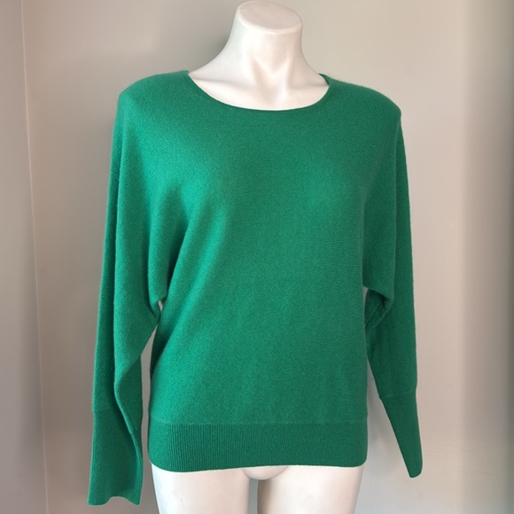 NWT Tahari Dolman Sleeve Cashmere Sweater Large - Picture 1 of 8